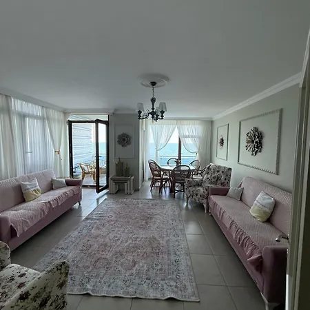 Sea Pearl Apartment *